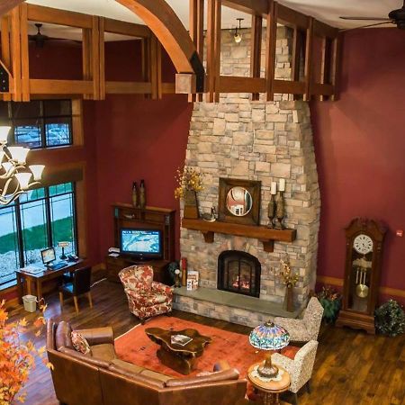 Timberlake Lodge Grand Rapids Bagian luar foto